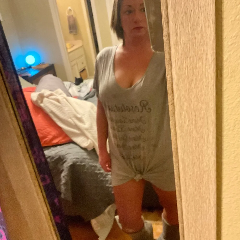 NEW LISTING ‼️SHOW ME YOUR MUMU Tee - Picture 10 of 11